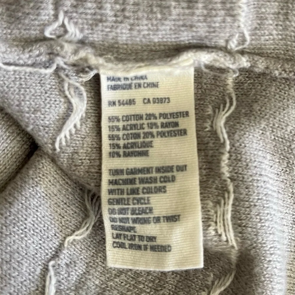 AMERICAN EAGLE OUTFITTERS, WOMENS TOP. SIZE XS.